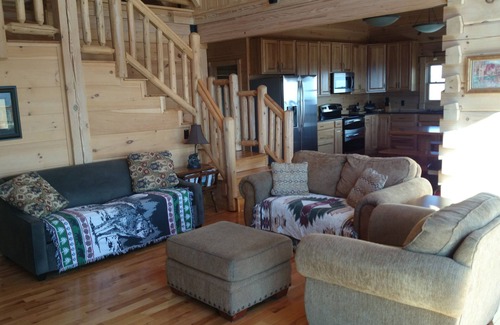 Fleetwood Cabin | Stargazer - Panoramic Long Range Views, Hot Tub, WiFi, 4 Acres