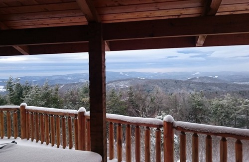 Fleetwood Cabin | Stargazer - Panoramic Long Range Views, Hot Tub, WiFi, 4 Acres