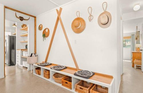 Yucca Valley House | Stargazing - Cowboy Pool - Spa - Firepit - Views - Hike