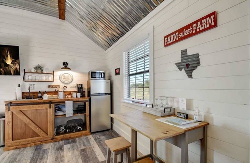 Fredericksburg House | Stargazing Retreat at Lone Star Cottage