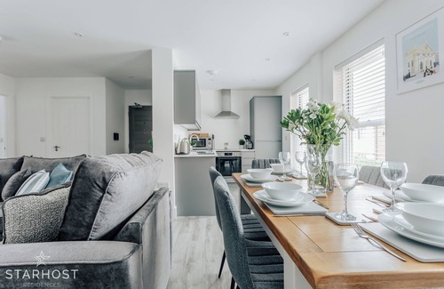 Newbury Apartment | Starhost Residences Brand New 2 Bed Apartment in Newbury Town Centre