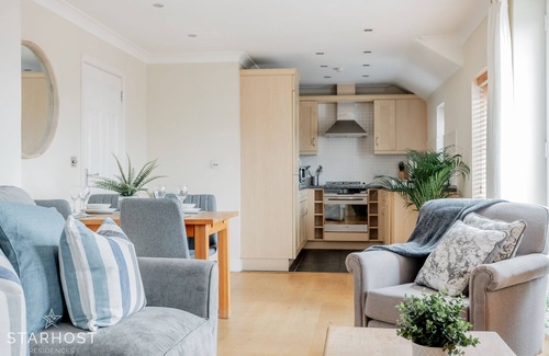 Newbury Apartment | StarHost Residences - Smart 2 bedroom apartment