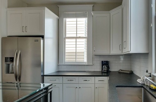 Thomas Square House | Starland Grey Upstairs Flat