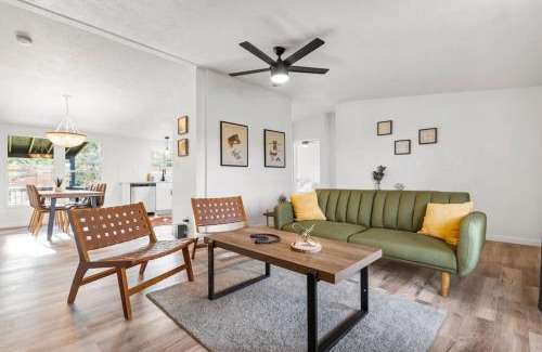Canyon Lake House | Starlight Horizon Cabin M - Pet-Friendly Texas Hill Country Cabin Near Canyon Lake - Pool, Stargazing & Group Getaways - Sleeps 8