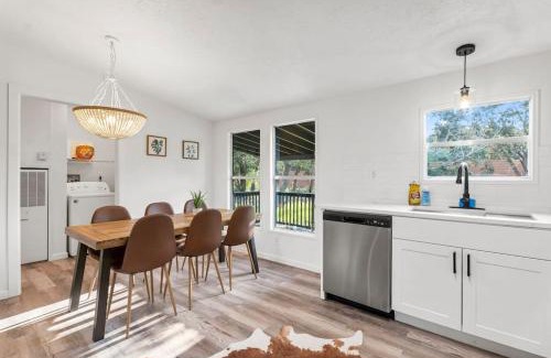 Canyon Lake House | Starlight Horizon Cabin M - Pet-Friendly Texas Hill Country Cabin Near Canyon Lake - Pool, Stargazing & Group Getaways - Sleeps 8