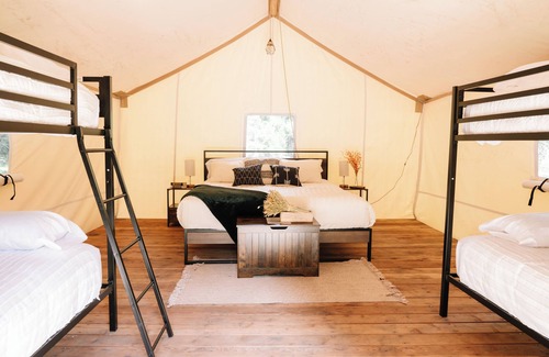 Island Park Hotel | Starlight Retreat Yellowstone
