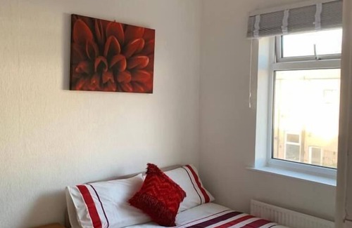 Leigh Hotel | Starlight Self Service