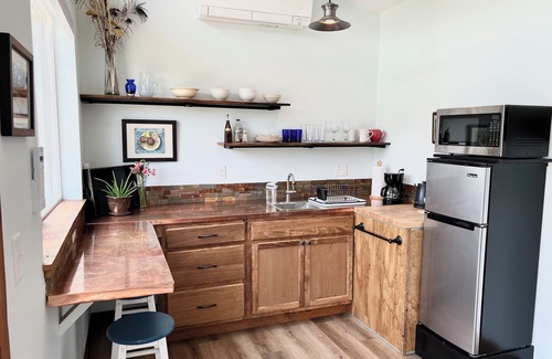 Paonia Apartment | Starlight Studio- Quiet & Peaceful , Beautiful Mt Views!