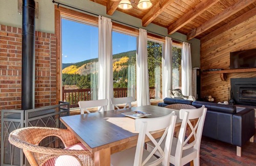 Sherwood Forest House | Starlit House
