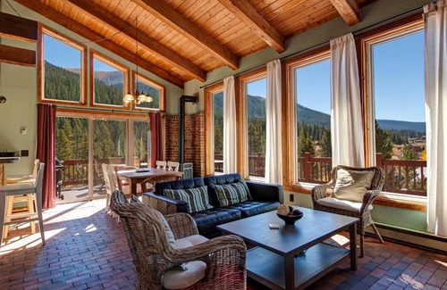 Sherwood Forest House | Starlit House