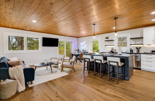 Elk Park Cabin | Starlit Retreat - Peaceful Cabin Near Beech Mountain