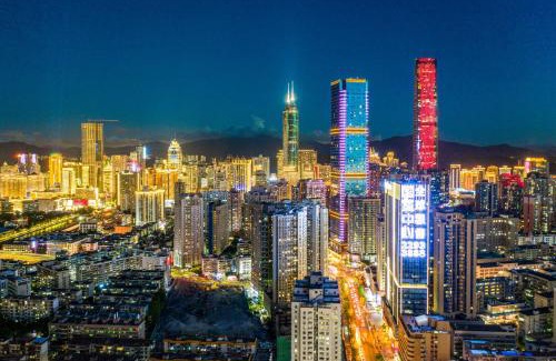 Luohu Hotel | Starlit sky Hotel - Shenzhen Luohu Baoneng Center Branch