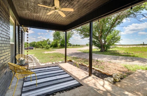 Lorena House | Starlite Ranch 2 Acres with Views about 18 Mi to Waco