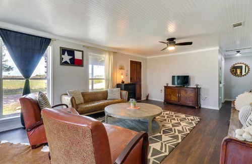 Lorena House | Starlite Ranch 2 Acres with Views about 18 Mi to Waco