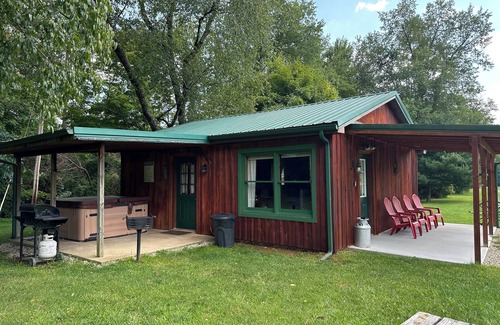 Logan Cabin | Starr Valley Cabin is a 2 Bedroom Cabin 1/2 mile to Old Mans Cave State Park