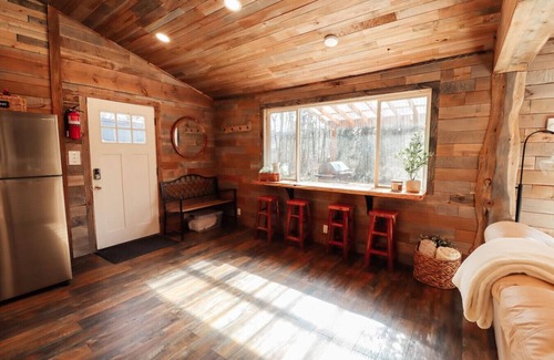 Raymond Cabin | Starry Night Cabin On The River