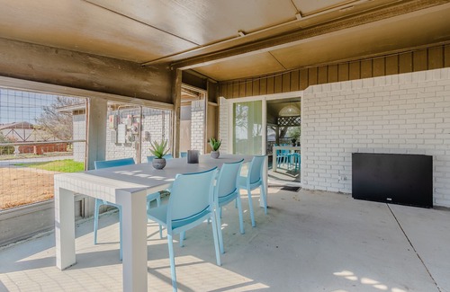 Little Elm House | Starry Nights & Fire Pit | Ping-Pong Home Near Lake Lewisville