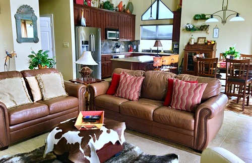 Kingsland House | Starry Nights on LBJ