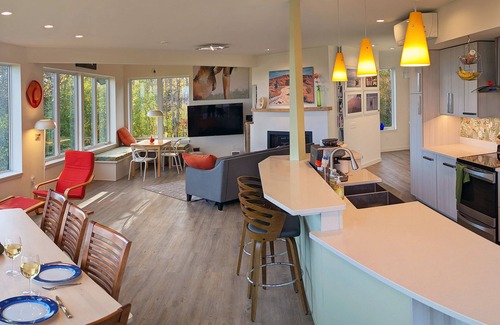 South Hero House | STARRY RIDGE Retreat: Champlain & Mtn Vistas