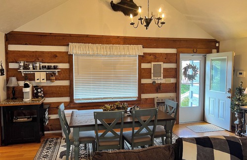 Jefferson Cabin | Starry Skies + Fire Pit = Your Perfect Sept Escape @ Bear Creek Ridge