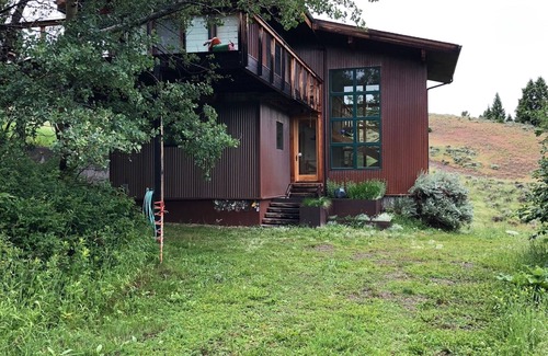 Livingston Cabin | Stars and Serenity, Connection or Off Grid, welcome to Mission Meadows Retreat!