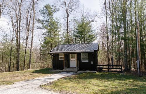 Rogers House | "Stars Hollow" Cozy Mini-Cabin in Muir Valley -RRG