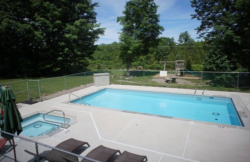 North Frontenac Ski Chalet | Starsview Cottage - Myers Cave Resort