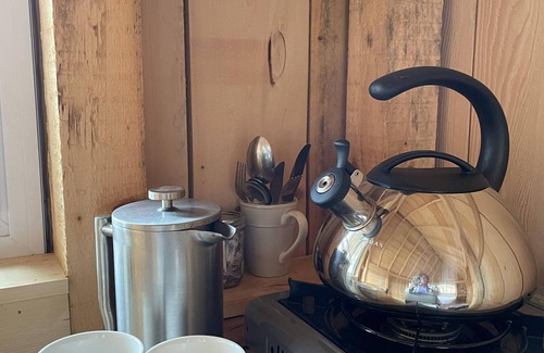 Hammondsport Cabin | STARWOOD - ROMANTIC - OFF GRID - WINE TRAIL CABIN - Pet Friendly! 4 Seasons