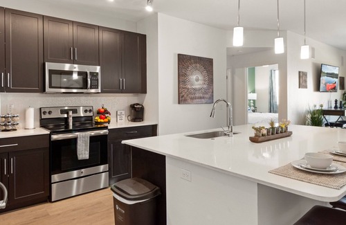 Desert View Village Condo | State Fair⟫Hot Tub⟫Coffee Bar ⟫Games ⟫Dining⟫Golf!