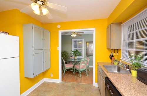 Midtown - Westport House | State Line Rd near Downtown Q39 BBQ-KUMC. WESTPORT!