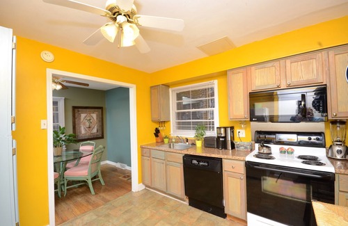 Midtown - Westport House | State Line Rd near Downtown Q39 BBQ-KUMC. WESTPORT!