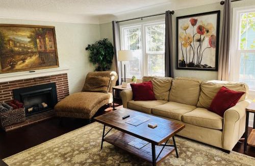 Pullman Apartment | State Street Cottage, Suite 2