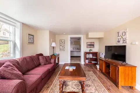 Pullman Apartment | State Street Cottage, Suite 1