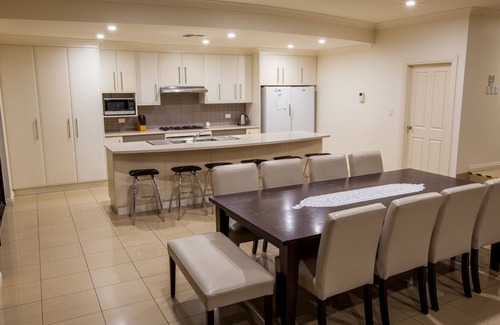 Wallaroo House | Stately Moorings - Luxury Large home with amazing views