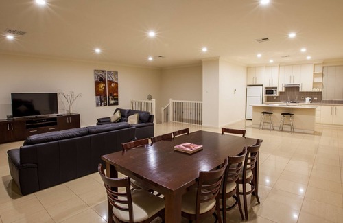 Wallaroo House | Stately Moorings - Luxury Large home with amazing views