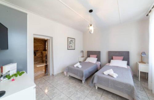 Dhrakata House | STATHI'S COTTAGE