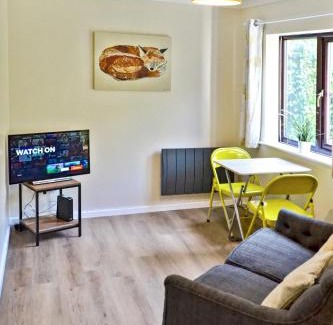 Salisbury Apartment | Station 1 bed Apartment - STAYSEEKERS