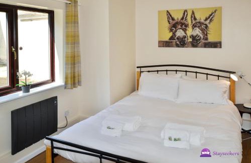 Salisbury Apartment | Station 1 bed Apartment - STAYSEEKERS