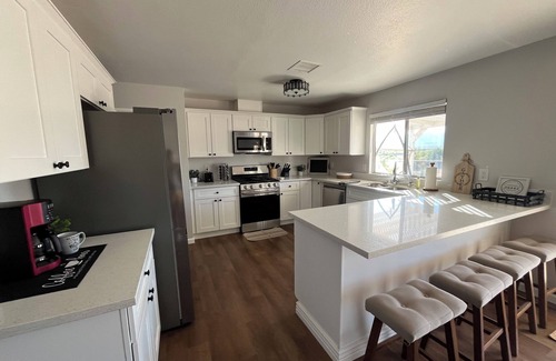 Bullhead City House | Stay 31+days 50% discount! Views,just steps to the river! Freshly remodeled home