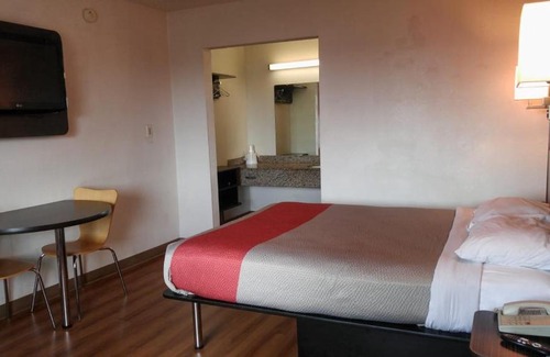 Fredericksburg Hotel | Stay 4 Less