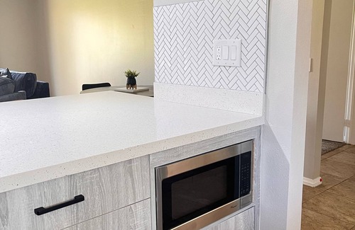 Palm Desert Condo | Stay a weekend, the week or all Season long. 2 Bed/2Bath Condo With a Garage