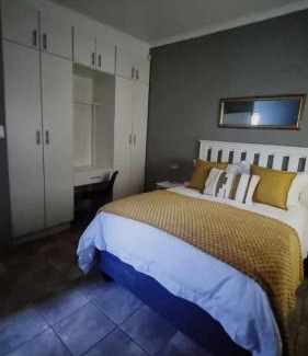 Newton Park Apartment | Stay a While Self catering