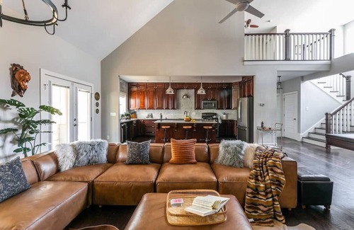 Edgewood House | Stay A'Wylie by Minty Living