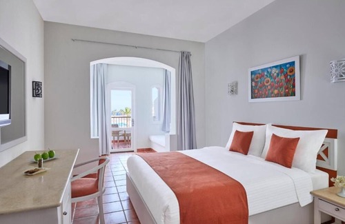 El Quseir Hotel | Stay Active & Unwind | Spa, Tennis, Shows & Beachfront Bliss in 2 Sea-view Rooms