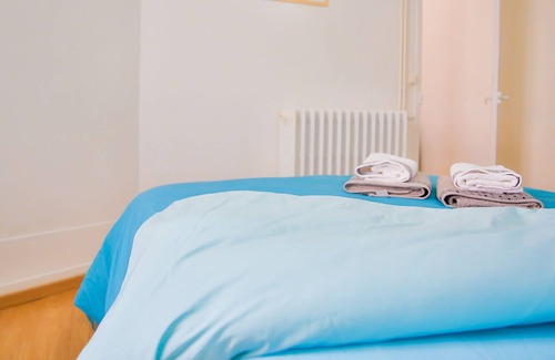 Cote Ouest Ormeaux Apartment | Stay Alma - Beach - Spacious with shared courtyard