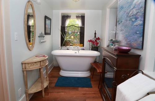 Mainland Other | Stay and Be Home - Artful & Charming Guest Suite