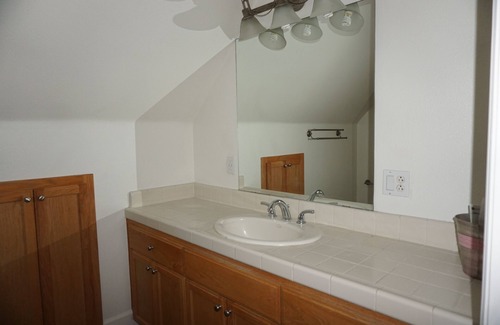 Dixon Cottage | Stay and host at Zenith Cottage