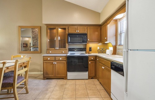 Branson West Condo | Stay and Play at StoneBridge near Silver Dollar City!