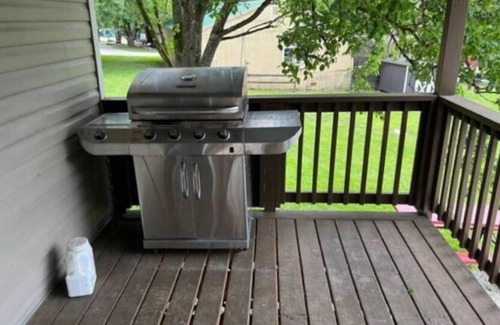 Renfro Valley House | Stay and play at the KOA!