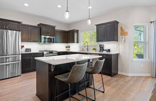 Star House | Stay and Play in Spacious House in Star!